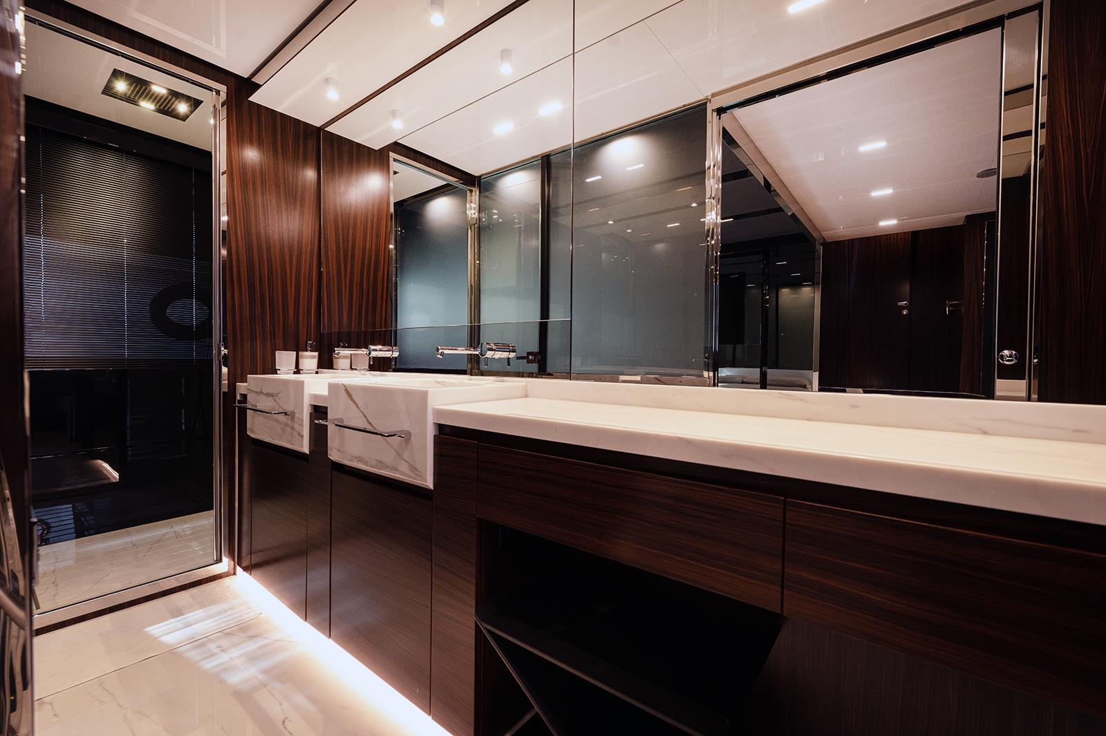 2024 RIVA 88' FOLGORE 